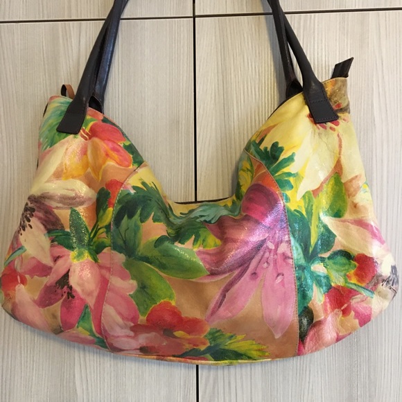 Leather bag with floral design - Picture 2 of 8